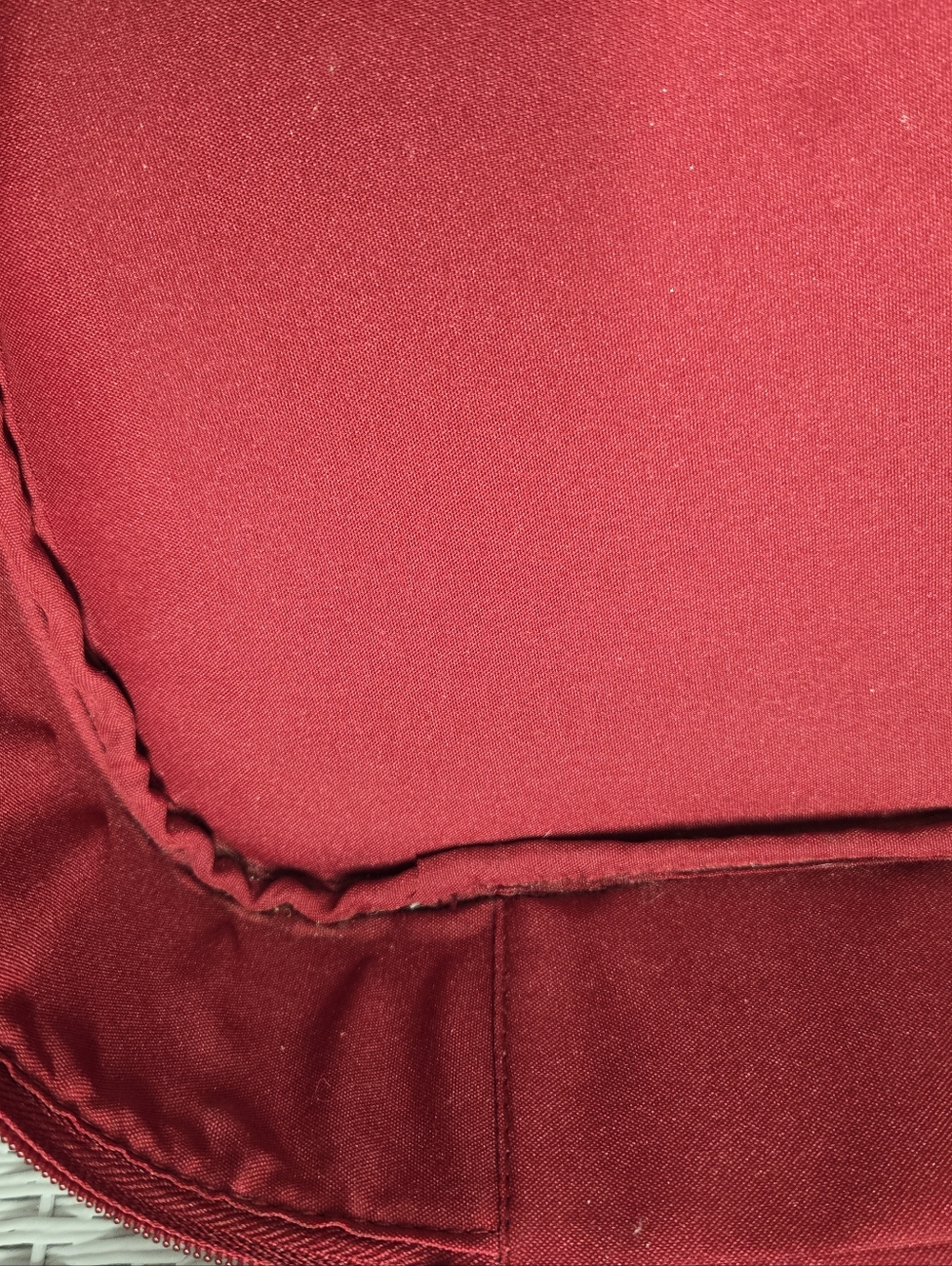 Estee Lauder Shiny Red Mini Bag - Picture 14 of 16